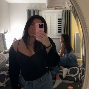 Meet your Posher, Ava